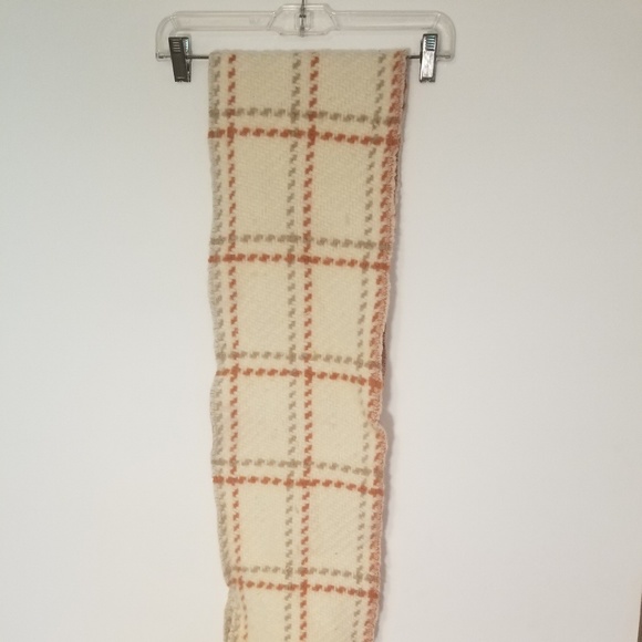 Banana Republic scarf - Picture 2 of 4